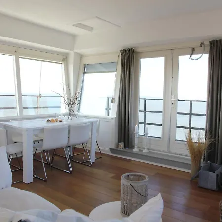 Heritage Holiday In Near Sea *